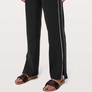 Lululemon On the Right Track Pants NWT Size 6
